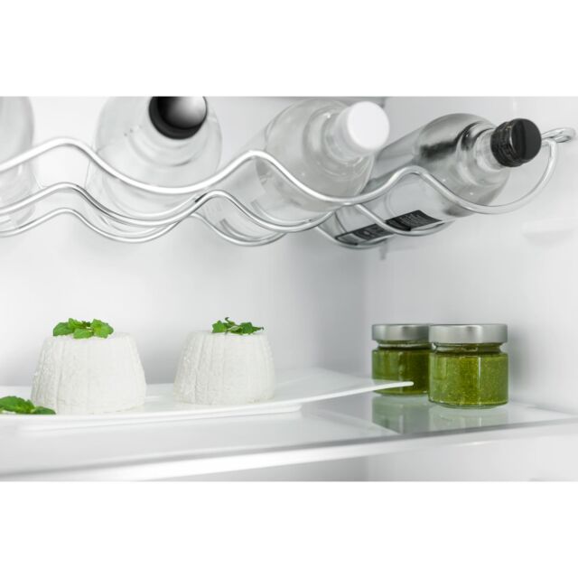 Hotpoint HS18012UK Built In Larder Fridge