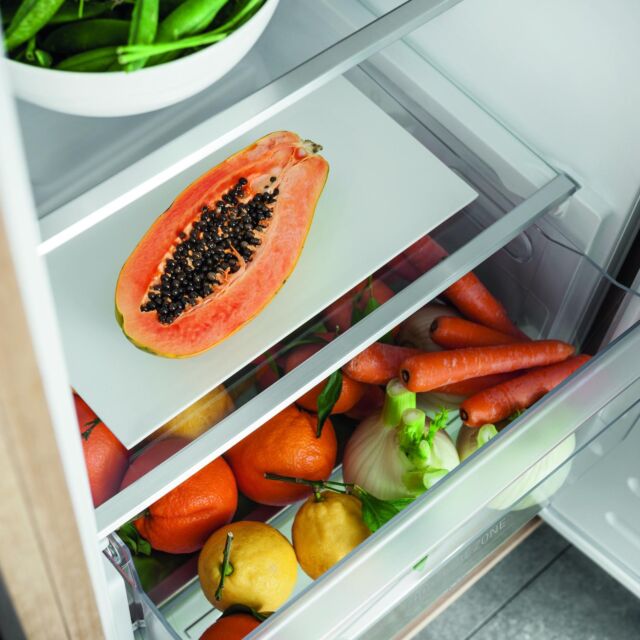 Hotpoint HS18012UK Built In Larder Fridge